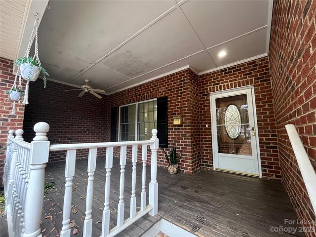 Foto del edificio - 1021 Woodland Forest Rd