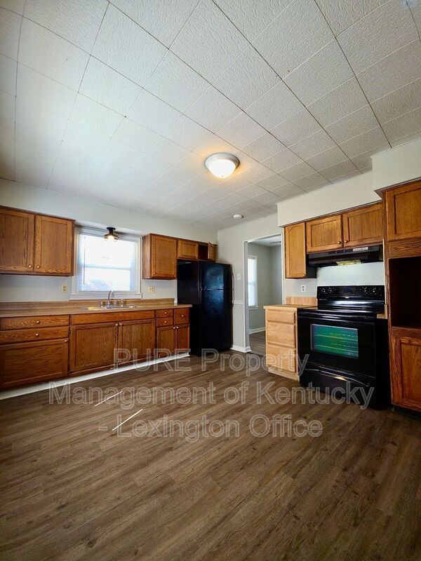 Foto del edificio - 220 Garrett Ave