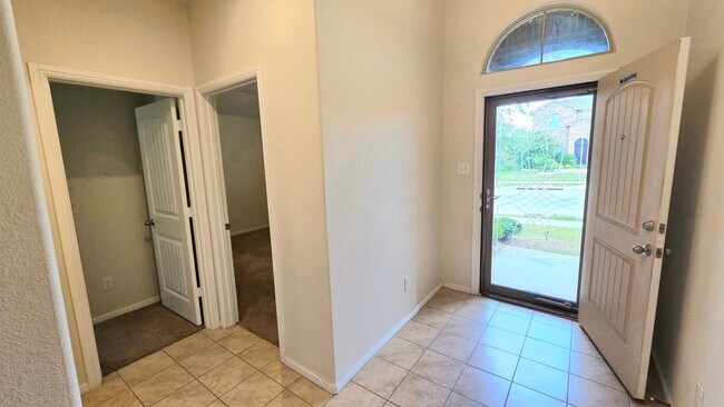 Foto del edificio - 8433 Comanche Springs Dr