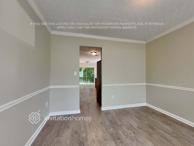 Building Photo - 320 Birchmere Close SW