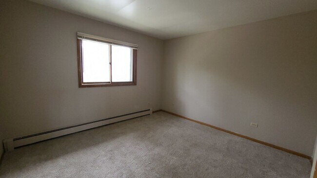 Building Photo - 1335 Abbott Dr