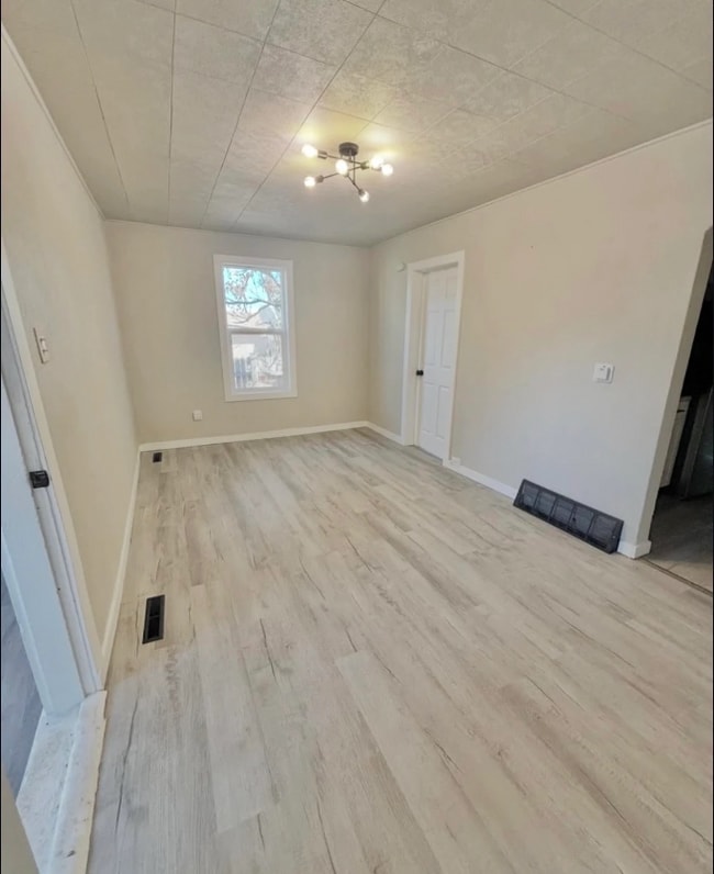 Building Photo - 1910 E 12th St