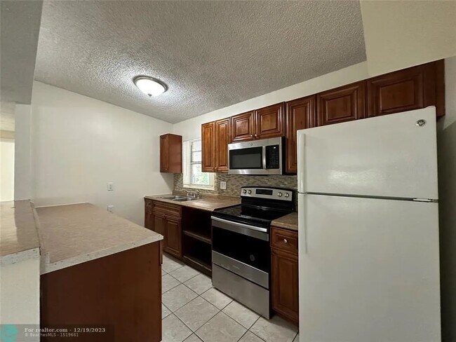 Building Photo - 3551 San Castle Blvd