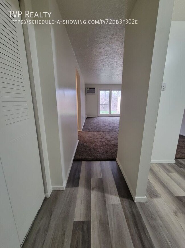 Foto del edificio - 128 Fox Hill Ln