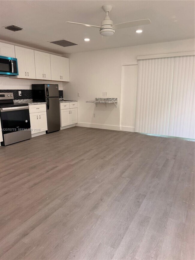 Foto del edificio - 165 SW 5th Ct