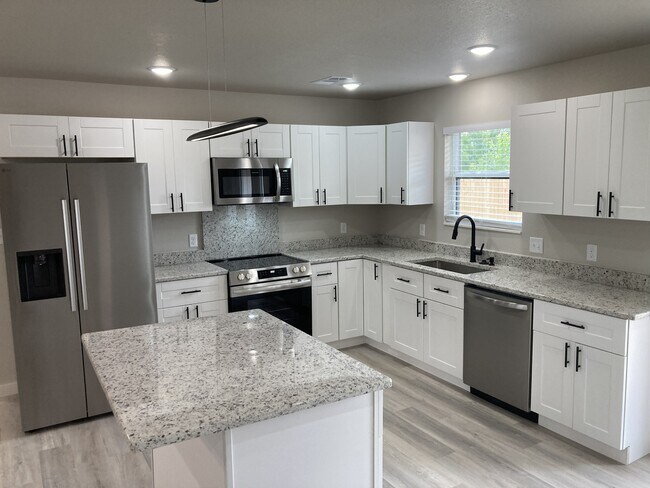 Building Photo - 10423 Preston Ct