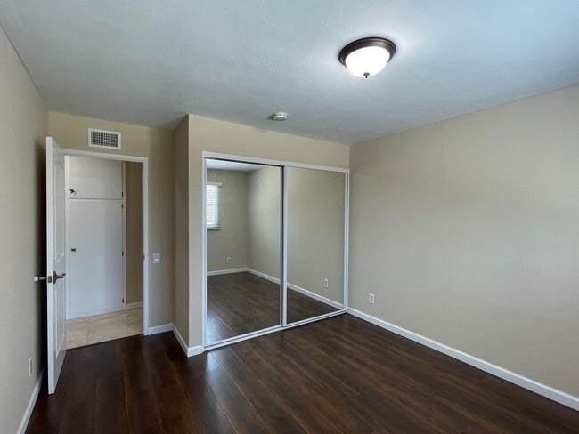 Foto del edificio - Stunning 4+2 West Hills Home Completely Redone!