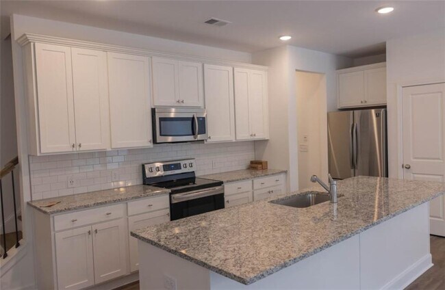Foto del edificio - 2310 Rosemary Park Ln