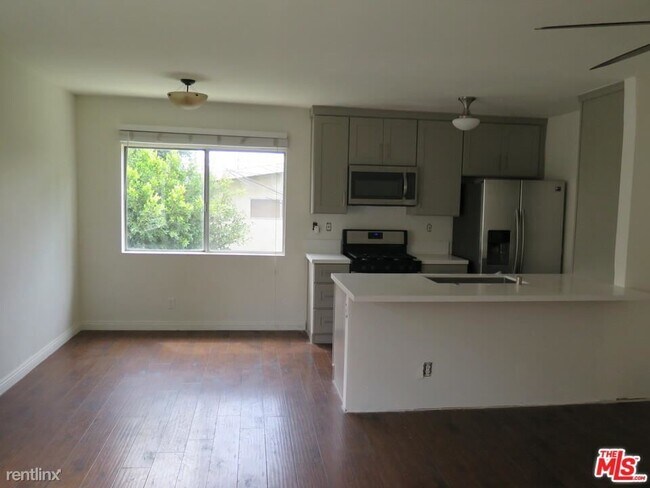 Foto del edificio - 3 br, 2 bath House - 12492 Gilmore Ave Apt 4