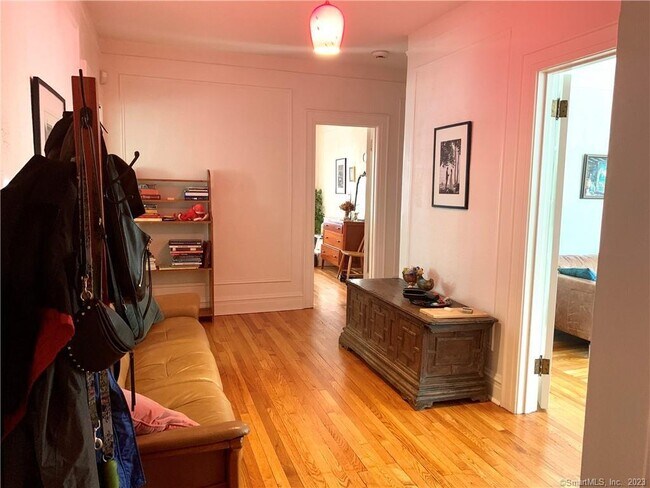 Foto del edificio - 468 Whitney Ave