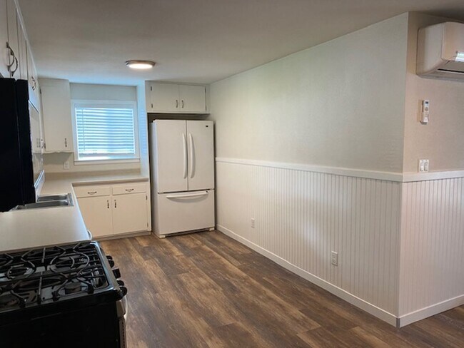 Building Photo - Charming and Fully Renovated!!!