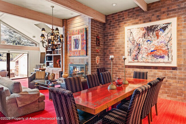 Building Photo - 625 S W End St