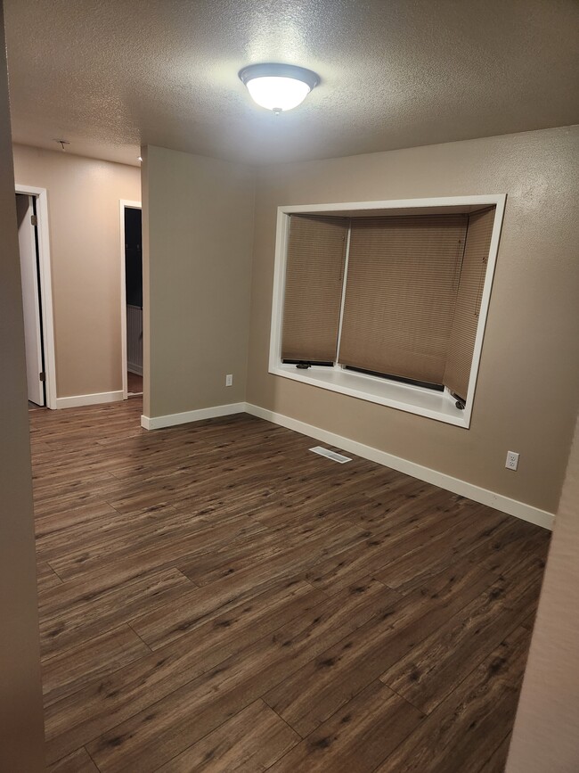 Front Room - 1150 Hauer Dr