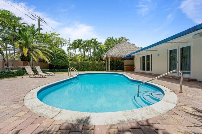 Building Photo - 12730 Ixora Rd