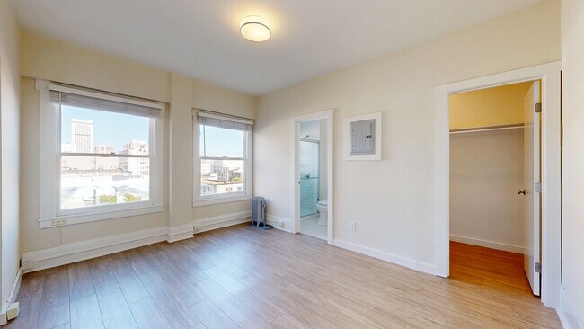Foto del edificio - 931 O'Farrell St