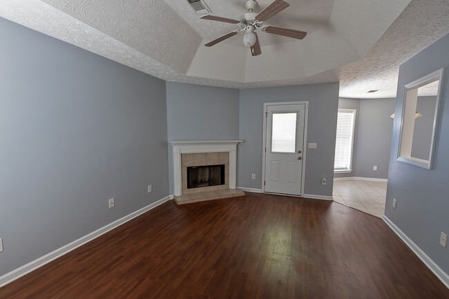 Building Photo - 6725 Taylor Ridge Rd
