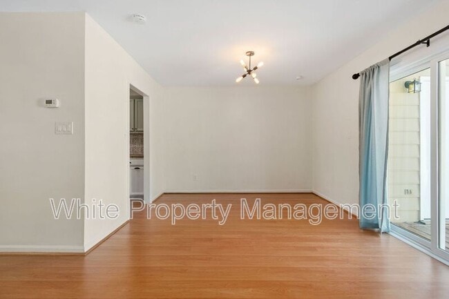 Building Photo - 9123 Kings Canyon Dr