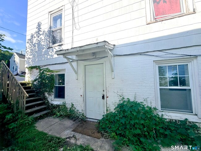 Building Photo - 44 Prest St