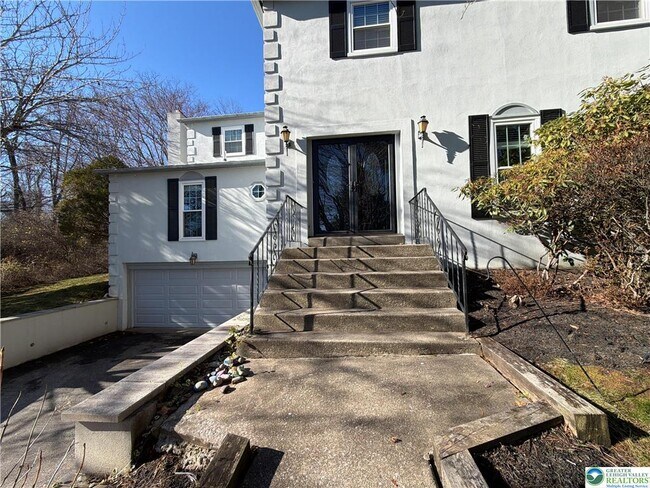 Foto del edificio - 639 Heather Ln