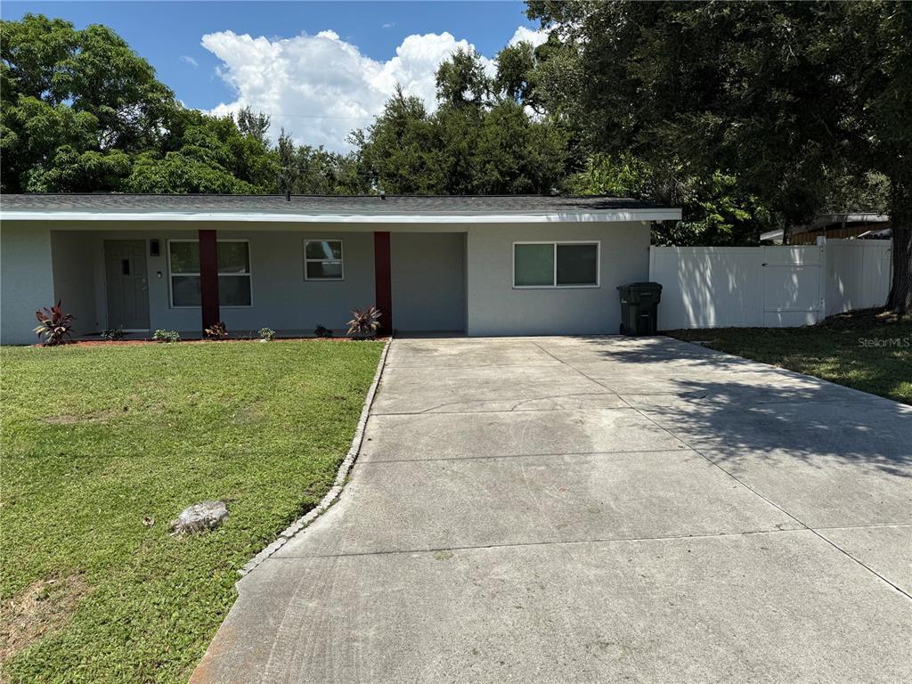 Foto principal - 2451 Nassau St