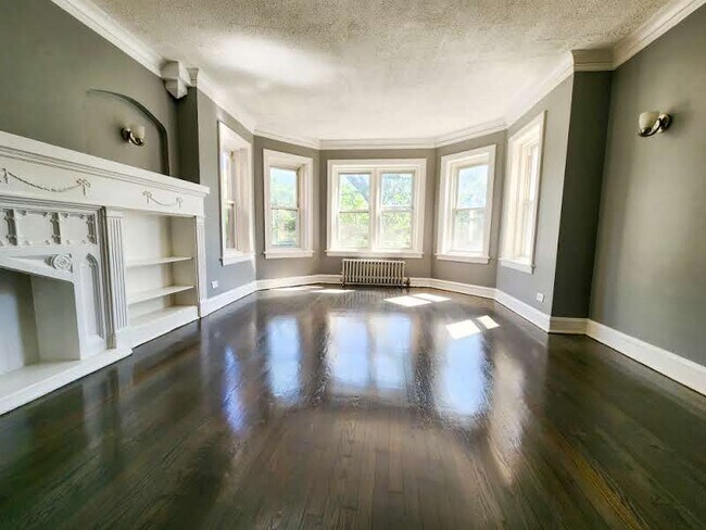 sala de estar - 7948 S Ellis Ave