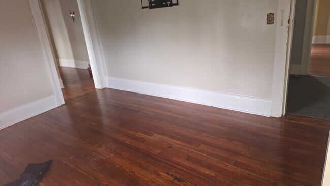 Foto del edificio - 8133 Hickory St