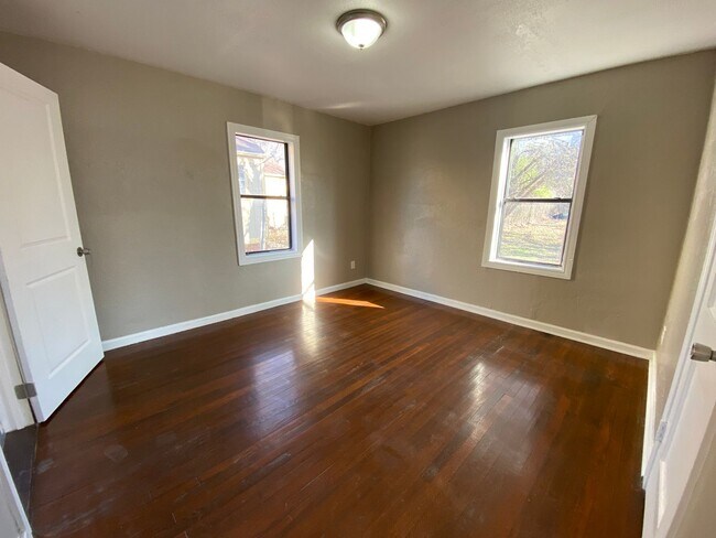 Building Photo - 2 Bedroom Home Available Now in OKC!!!
