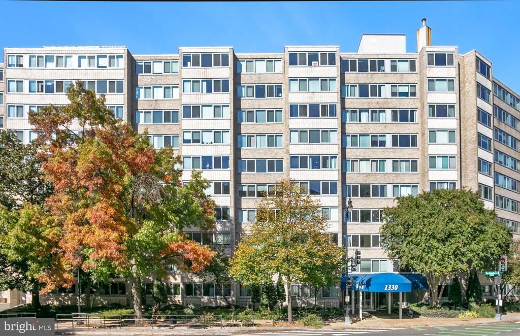 Primary Photo - 1330 New Hampshire Ave NW