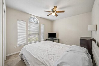 Building Photo - 24027 Floragate Dr