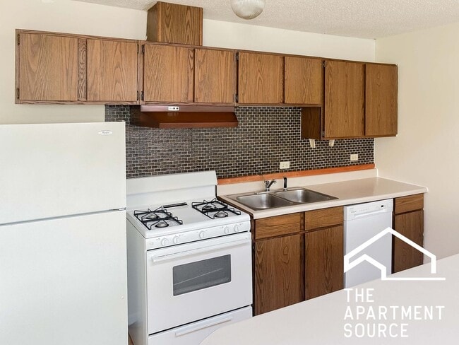 Photo - 2523 N Lincoln Ave Apartment
