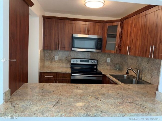 Foto del edificio - 8231 NW 8th St