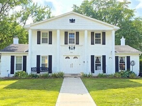Building Photo - 18041 Fairway