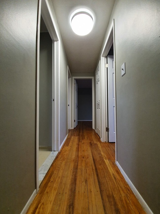 Building Photo - 34850 Dryden Dr