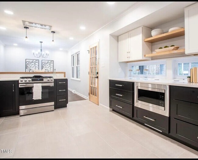 Foto del edificio - 1300 Leclair St