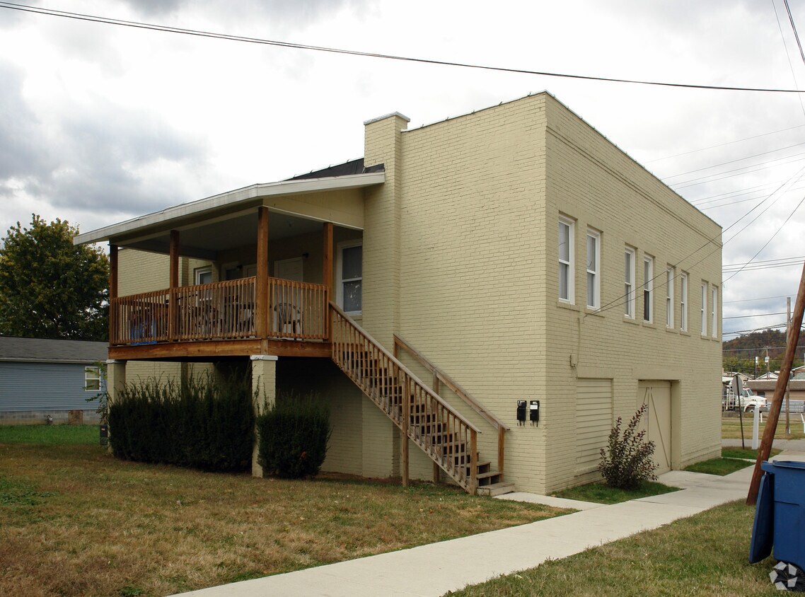 630 10th St, Huntington, WV 25704 630 10th St Huntington, WV
