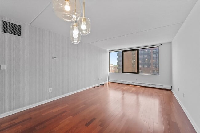 Building Photo - 4 Martine Ave