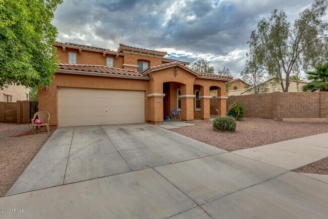 Building Photo - Charming 5 Bed 3 Bath Tolleson Home with S...