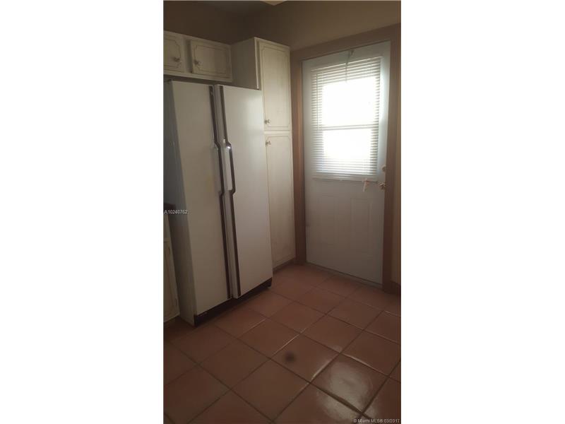 Building Photo - 19105 NE 2nd Ave