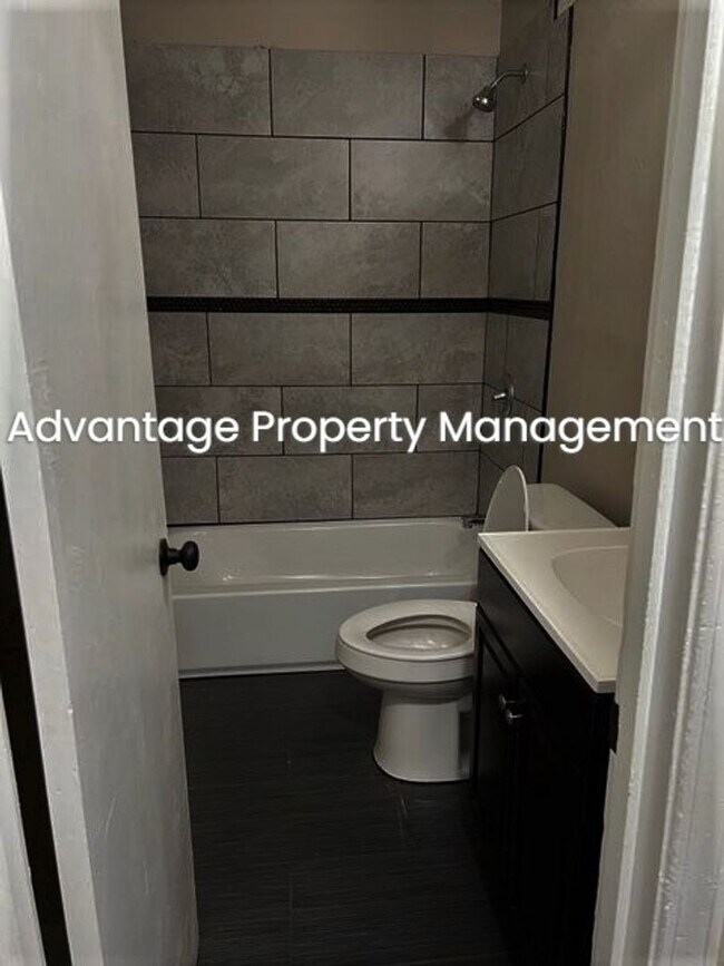 Foto del edificio - Come see this 2 Bedroom Newly Renovated Ap...