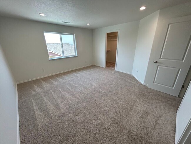 Foto del edificio - 3 Bedroom 2.5 Bathroom Townhome