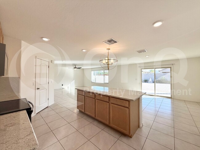 Foto del edificio - 2635 W Bowker St