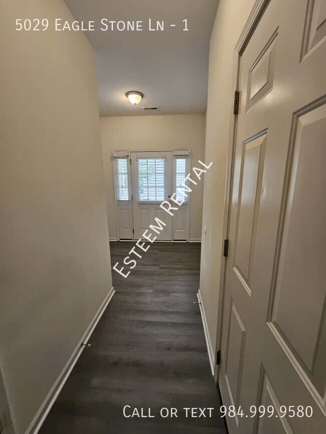 Foto del edificio - 5029 Eagle Stone Lane