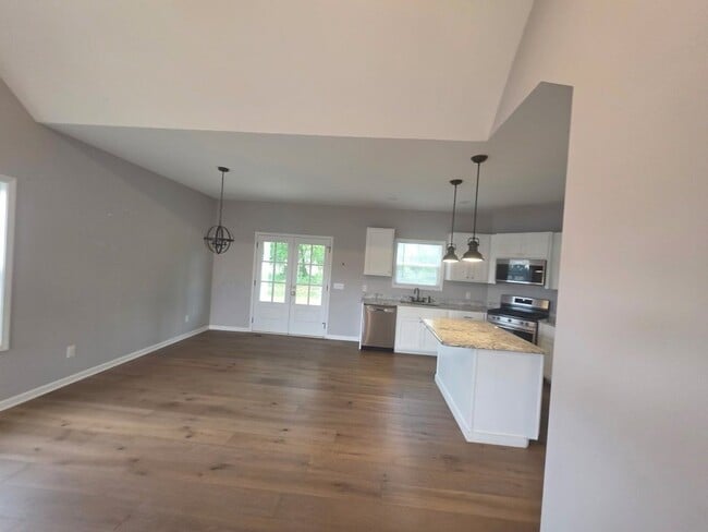 Building Photo - 202 Cherokee Dr