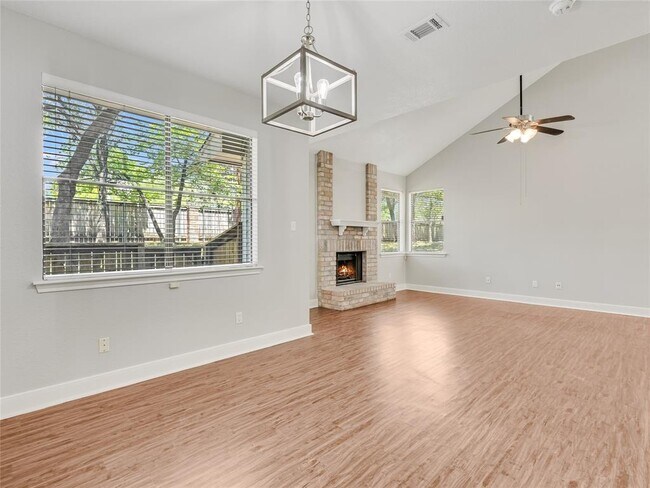 Foto del edificio - 8402 Cima Oak Ln