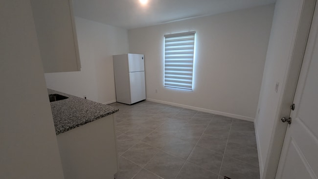 Foto del edificio - 298 Eldron Blvd SE