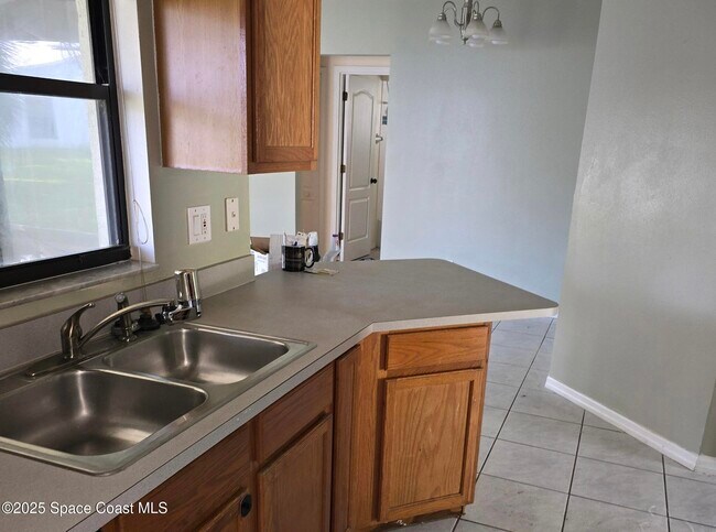 Foto del edificio - 7747 Greenboro Dr