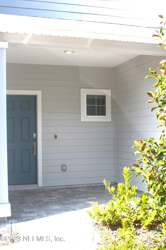 Building Photo - 415 Boracay Cir