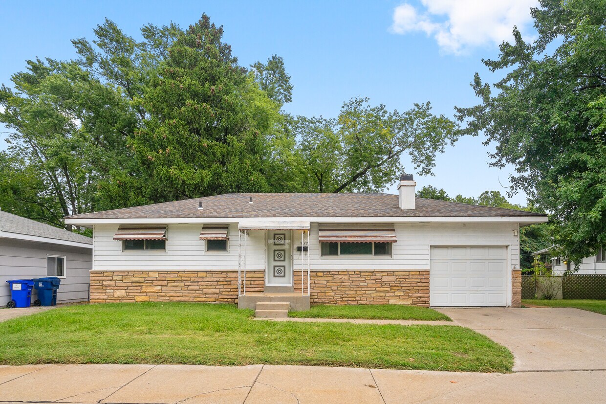 1690 Patterson Rd, Florissant, MO 63031 House Rental in Florissant