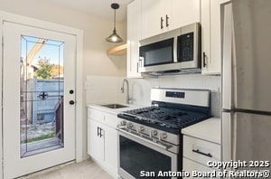 Building Photo - 207 Woodby Ct