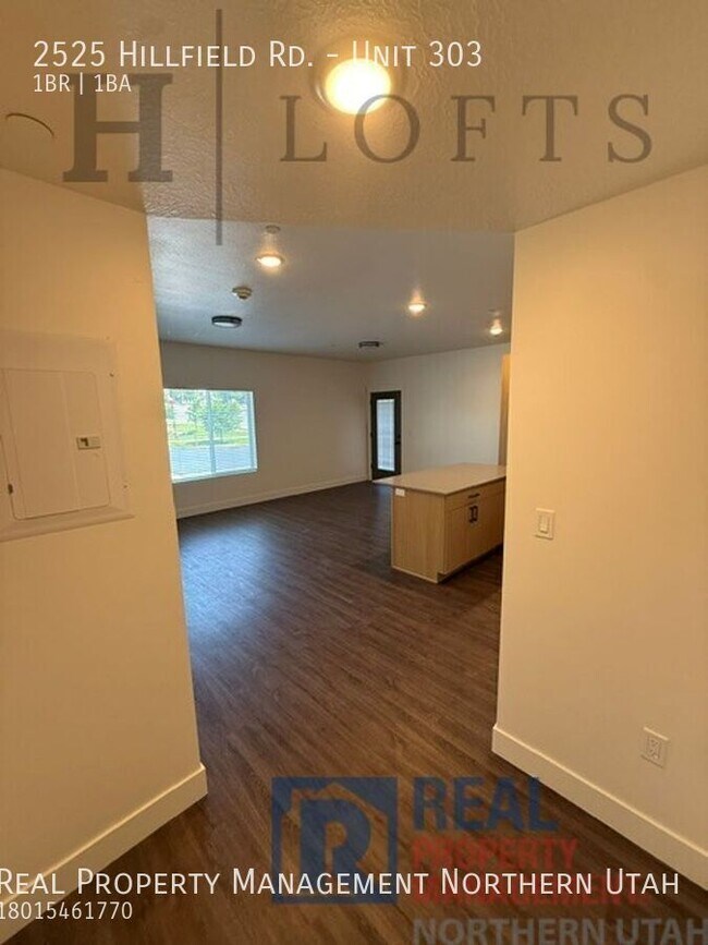 Building Photo - 2525 Hillfield Rd.-Unit 303